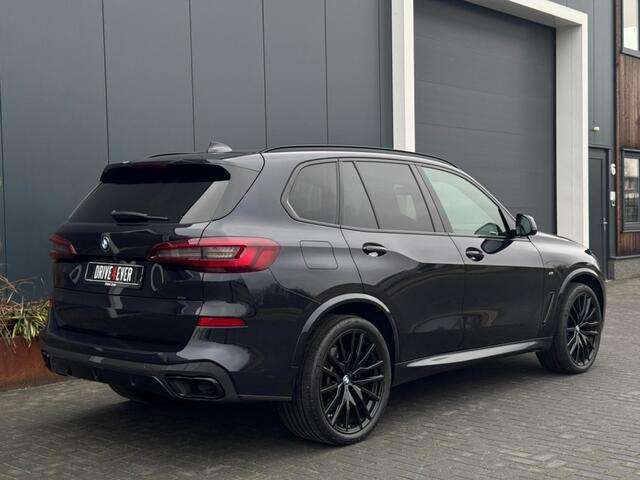 BMW X5 xDrive40d M PACK PANO KUIPSTOELEN LEDER LED NAVI CAMERA