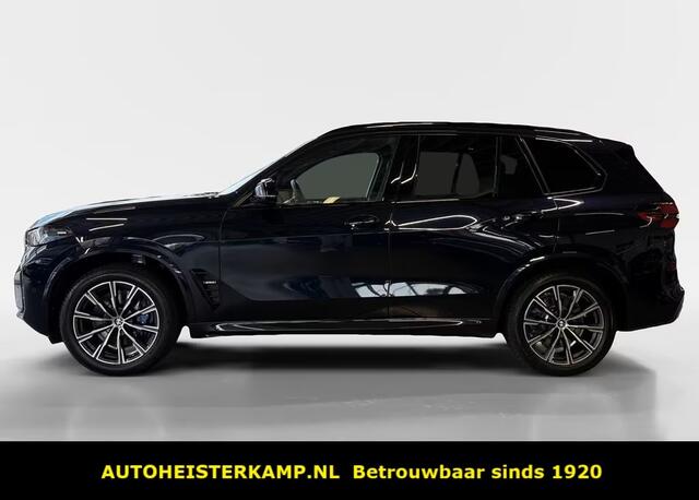 BMW X5 M60i xDrive M Sport 530 PK V8 ACC HEAD-UP PANORAMADAK STOELKOELING MASSAGE LUCHTVERING TREKHAAK