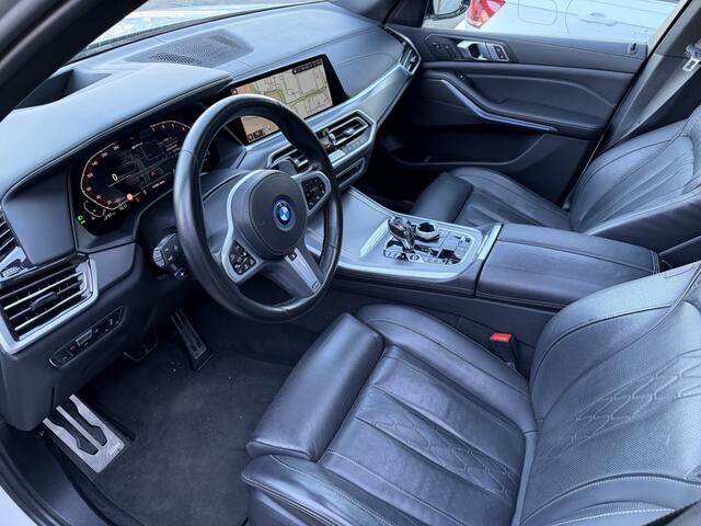 BMW X5 xDrive45e M-Sport Pano Trekhaak Stoelk. Softcl. Swarovski