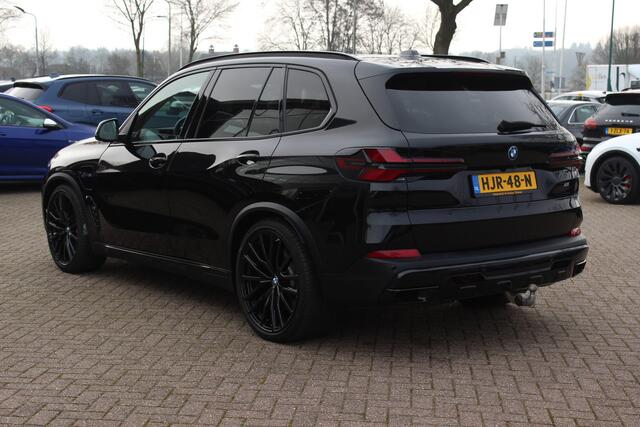 BMW X5 xDrive50e / Trekhaak / Panoramadak / Camera / Leder / Luchtvering / Keyless / DAB / Stoelverwarming 4x / ACC