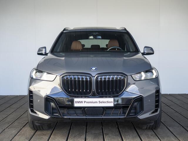 BMW X5 xDrive50e | M Sportpakket Pro | Innovation Pack | Alcantara Hemel | Panoramadak | Harman Kardon | Comfort Access | Soft-Close | Stoelventilatie | Massagefunctie | Trekhaak