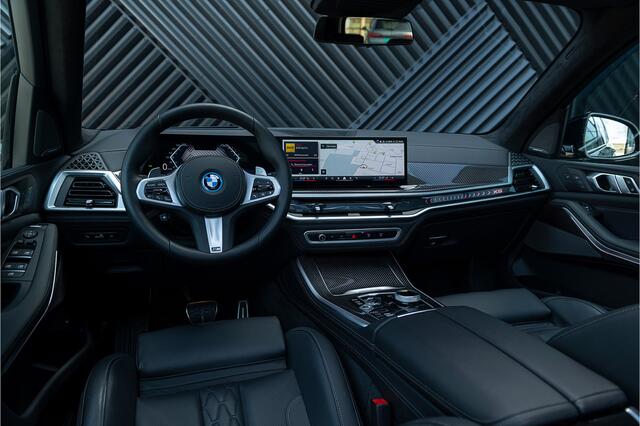 BMW X5 xDrive50e LCI M-sport Pro ACC Pano M Seats Achterasbest. Massage Stoelvent. Luchtvering Softcl, Head Up 360 HarmanK Trekhaak