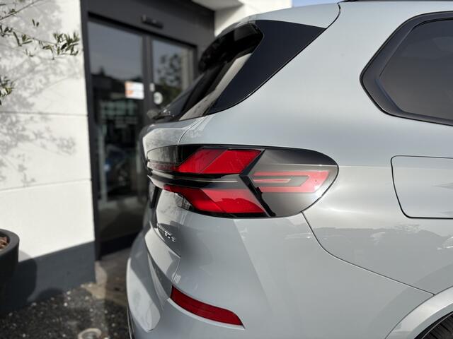 BMW X5 50e xDrive M-Sport | Pano | Soft Close | Trekhaak | Skylounge