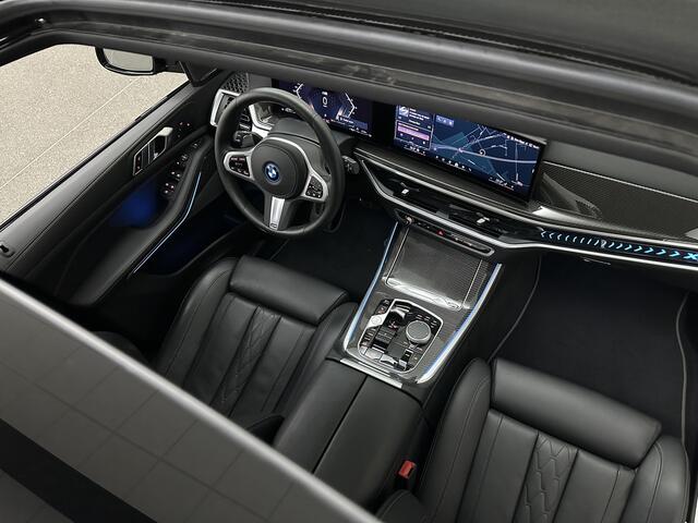BMW X5 50e M-Sport Pro | Panorama | 360 Camera | ACC | Carbon | Individual Leder | Trekhaak | Head-Up | Keyless-Entry | Harman-Kardon | Stoelverwarming V+A | Memory | Stuurverwarming | 22 inch | Iconic-Glow | M-Gordels | ISO-Glas | Zonwering | Beker Clima | Stan