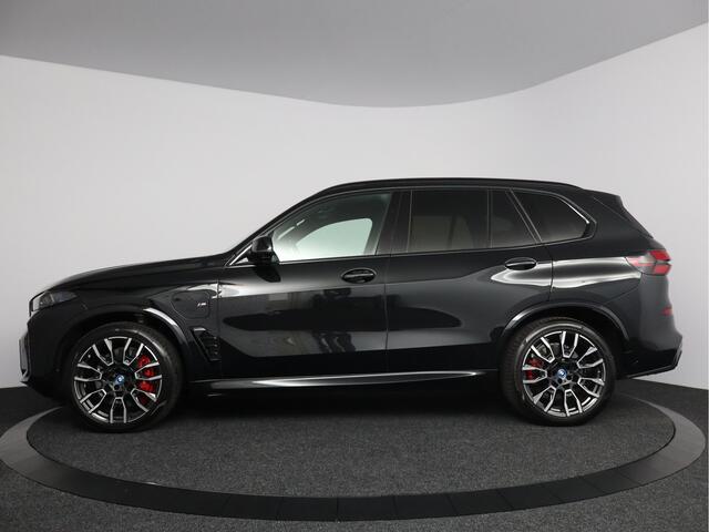 BMW X5 xDrive50e | M-Sport Pro | Trekhaak | Panoramadak | Individual bekleding |