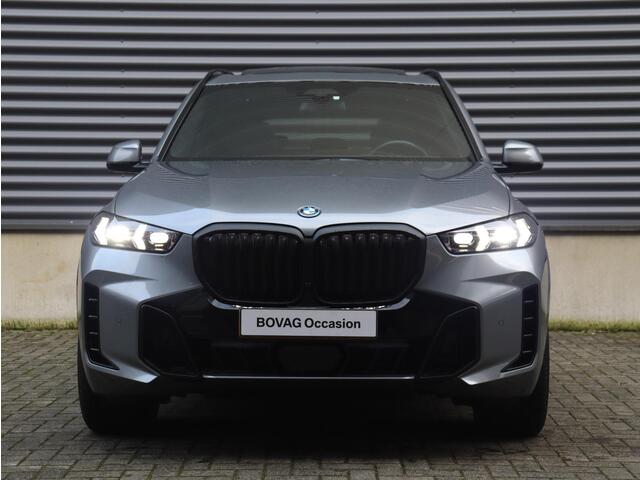 BMW X5 xDrive50e | High Executive | M Sportpakket Pro | Panodak Skylounge | Trekhaak | Driving Assistant Prof. | Head-Up | Bowers & Wilkins | Massage | Soft Close | 22'' LMV