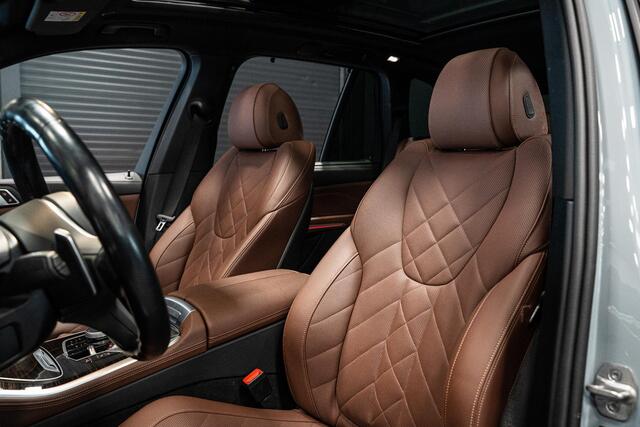 BMW X5 xDrive50e *M-Sport Pro / Harman Kardon / Panorama (Sky Lounge) / Keyless Entry / Surround View*