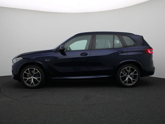 BMW X5 xDrive45e High Executive | M Sportpakket | Safety Pack | BMW Personal CoPilot Pack | Integral Active Steering | Trekhaak | Panoramadak | Driving Assistant Professional | Harman Kardon | 21''