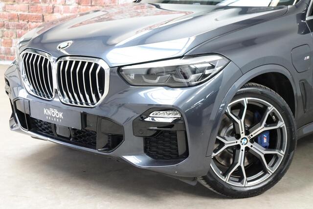 BMW X5 xDrive45e High Executive M Sport Pakket Automaat / Live Cockpit Professional / Panoramadak / Trekhaak / Active Steering / Luchtvering / Exklusiv Leder Nappa / Stoelmassage / Head-Up Display / 21 Inch / Harman Kardon / Driving Assistant / Adaptieve LED-kop