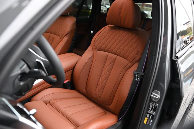 BMW X5 xDrive50e High Executive M Sport Automaat / Panoramadak Sky Lounge / Trekhaak / Massagefunctie / Bowers & Wilkins / Parking Assistant Professional / Soft-Close