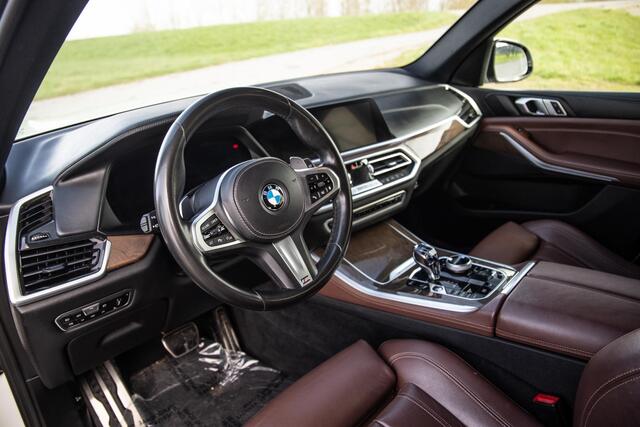 BMW X5 xDrive45e High Executive M PAKKET / BRUIN LEER / DIAMAND POOK / STOEL VERWARMING / CAMERA