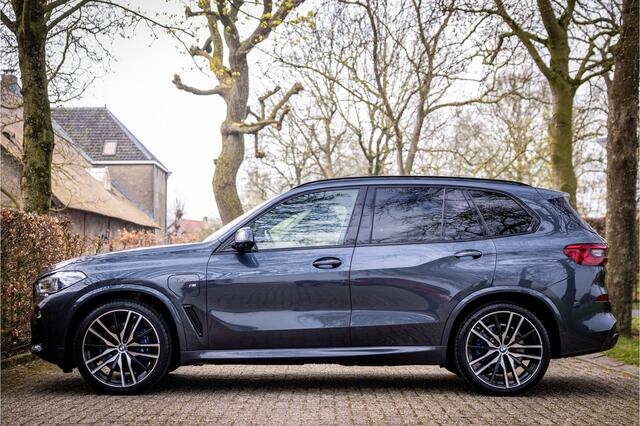 BMW X5 xDrive45e M Sport Sky Lounge Laser Soft Close 22" Vierwielbesturing Harman Kardon