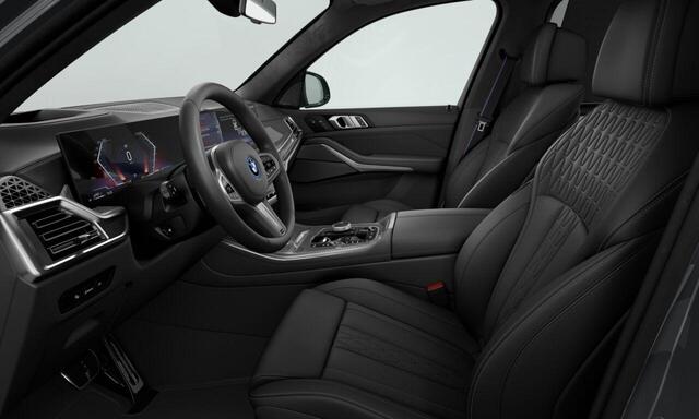 BMW X5 xDrive50e | M Sportpakket Pro | Panoramadak | Trekhaak | Harman Kardon | Soft-close | Iconic Glow