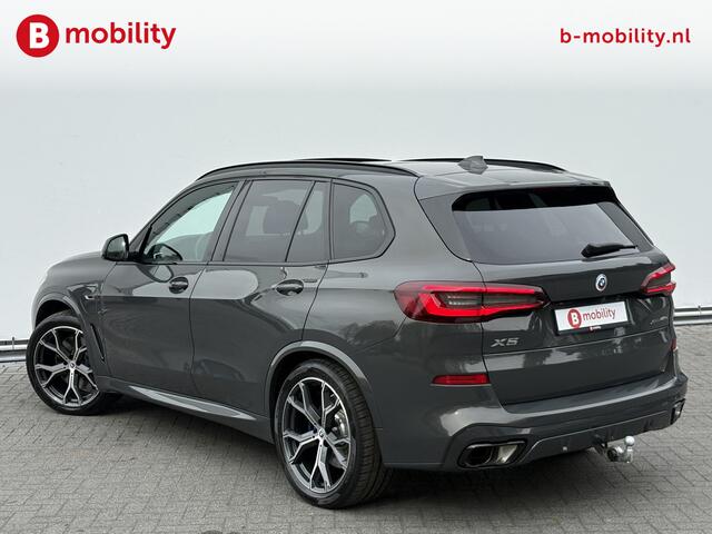BMW X5 xDrive45e High Executive M-Sport *Dravitgrau Laser Trekhaak 2700kg | Soft Close | Panoramadak Sky Lounge | Head-Up | 360 Camera