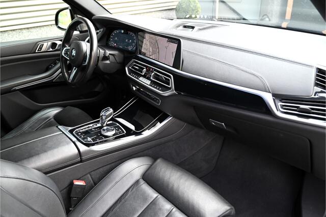BMW X5 xDrive40i M-SPORT / PANO / BOWERS & WILKINS / LASER / SOFTCLOSE / HUD / COMFORTSTOELEN / TREKHAAK / 22"