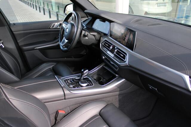 BMW X5 xDrive45e High Executive M Sport Automaat / Trekhaak / Panoramadak / Comfortstoelen / Comfort Access / Adaptieve LED / Parking Assistant Plus