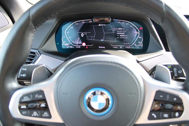 BMW X5 xDrive45e High Executive M Sport Automaat / Trekhaak / Panoramadak / Comfortstoelen / Comfort Access / Adaptieve LED / Parking Assistant Plus