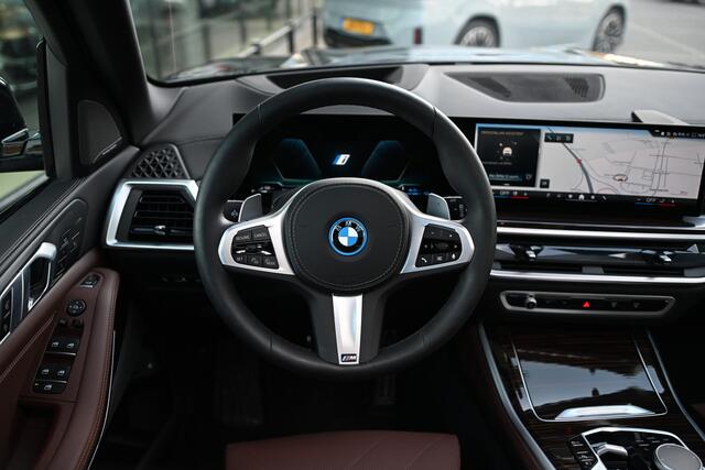 BMW X5 xDrive50e High Executive M Sport Automaat / Trekhaak / Panoramadak / Comfortstoelen / Comfort Access / Harman Kardon / Parking Assistant Professional