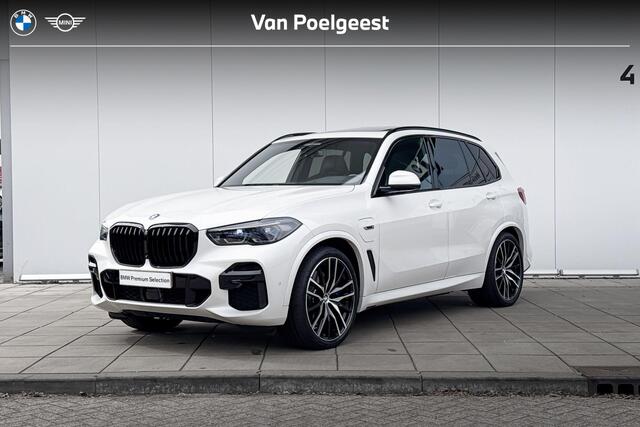 BMW X5 xDrive45e High Executive M-Sport 22 Inch / Glazen Schuifdak / Bowers & Wilkins / Comfort Acces / Shadow Line koplampen / Getinte ramen Achter / Stoelventilatie / Stoel verwarming Voor + Achter / Driving Prof / Parking Prof / Head Up Display