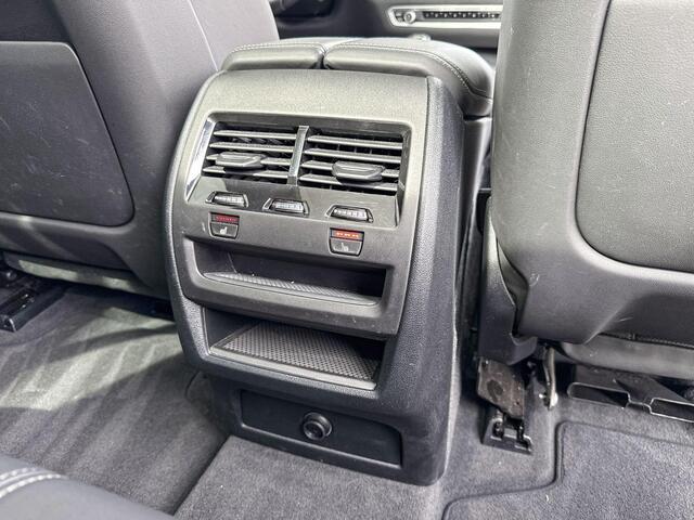 BMW X5 xDrive45e High Executive M-Sport 22 Inch / Glazen Schuifdak / Bowers & Wilkins / Comfort Acces / Shadow Line koplampen / Getinte ramen Achter / Stoelventilatie / Stoel verwarming Voor + Achter / Driving Prof / Parking Prof / Head Up Display