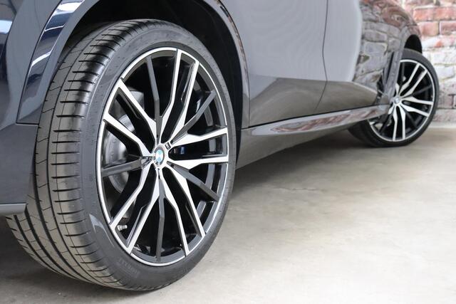 BMW X5 xDrive45e High Executive M Sport Pakket Automaat / Live Cockpit Professional / Head-Up Display / Driving Assistant Professional / Warmtecomfortpakket / Stoelventilatie / Luchtvering / 22 Inch / Panoramadak / M Sportremsysteem / Adaptieve LED-koplamp / Com