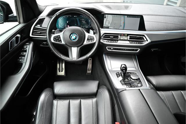 BMW X5 xDrive45e M-SPORT / PANO / TREKHAAK / MEMORY / 22" / DEALERONDERHOUDEN / ARCTIC GREY / TOPSTAAT