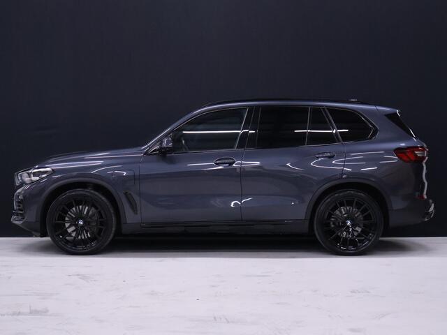 BMW X5 xDrive45e M Sport [LUCHTVERING, HARMAN/KARDON, APPLE CARPLAY, ANDROID, MEMORY SEATS, 360 CAMERA, STOELVERWARMING, INDIVIDUAL LEDER, SPORTSTUUR, ADAPTIVE CRUISE, CLIMATE, NIEUWSTAAT]