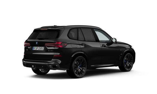 BMW X5 xDrive50e M Sportpakket Pro I Innovation Pack I Comfort Pack I Comfort Plus Pack I Travel Pack I Warmte Comfortpakket I Glazen Panoramadak I 22" inch Velgen Styling 742 M in Jetblack I Softclose I Intergral Active Steering