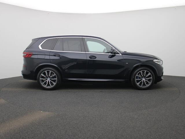 BMW X5 xDrive45e High Executive | Elektr. bed. achterklep | Climate Control / ECC | Open dak schuif/kantel | Licht metalen velgen 20 inch | Trekhaak inklapbaar | Cruise control Adaptive | Navigatie | Lederen bekleding | Elektrisch verst. stoelen | Stoelverwarmin
