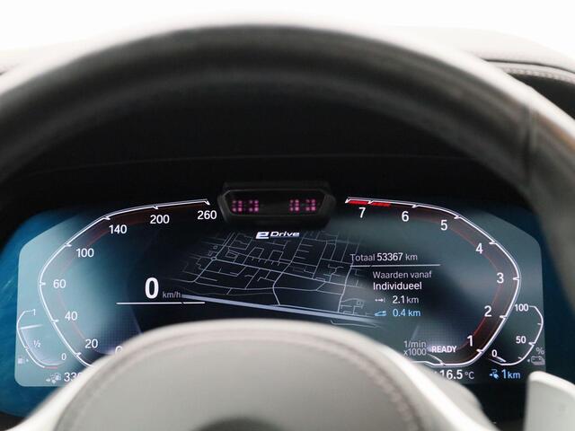 BMW X5 xDrive45e High Executive | Elektr. bed. achterklep | Climate Control / ECC | Open dak schuif/kantel | Licht metalen velgen 20 inch | Trekhaak inklapbaar | Cruise control Adaptive | Navigatie | Lederen bekleding | Elektrisch verst. stoelen | Stoelverwarmin