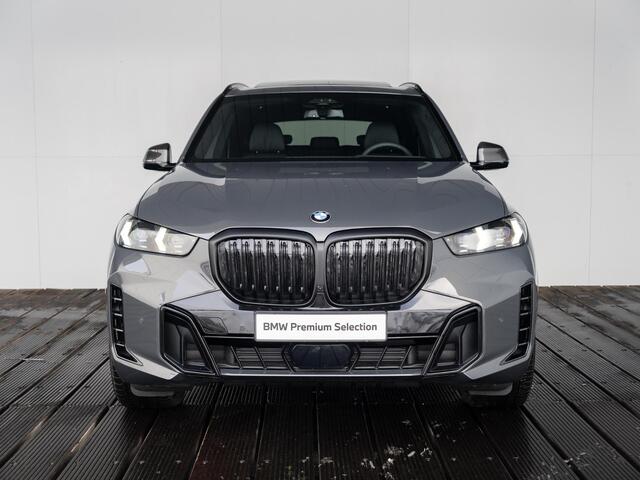 BMW X5 xDrive50e | M Sportpakket Pro | Travel Pack | Harman Kardon | Comfort Access | Soft-Close | Sky Lounge | Stoelventilatie | Massagefunctie | Trekhaak