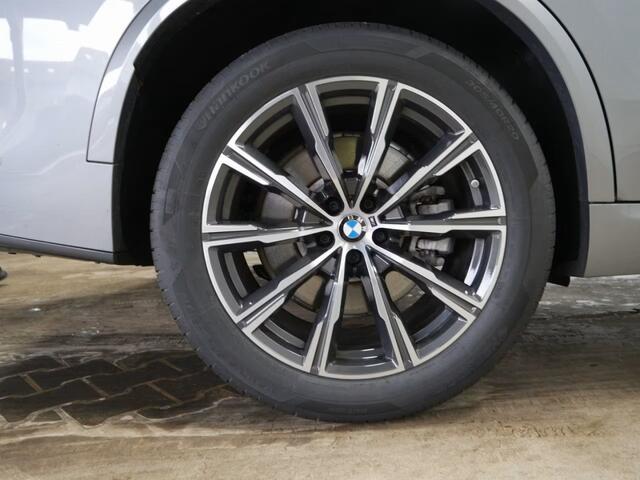 BMW X5 xDrive50e M-Sport 489 PK ACC Head-Up Panoramadak Trekhaak 360 Camera Soft Close Harman Kardon