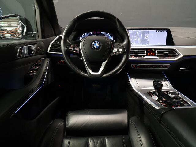 BMW X5 xDrive45e High Executive [SCHUIFKANTELDAK, APPLE CARPLAY, HEAD-UP, LUCHTVERING, MEMORY SEATS, 360 CAMERA, STOELVERWARMING, DRAADLOOS LADEN, VERWARMDE/GEKOELDE BEKERHOUDERS, ADAPTIVE CRUISE, NIEUWSTAAT]