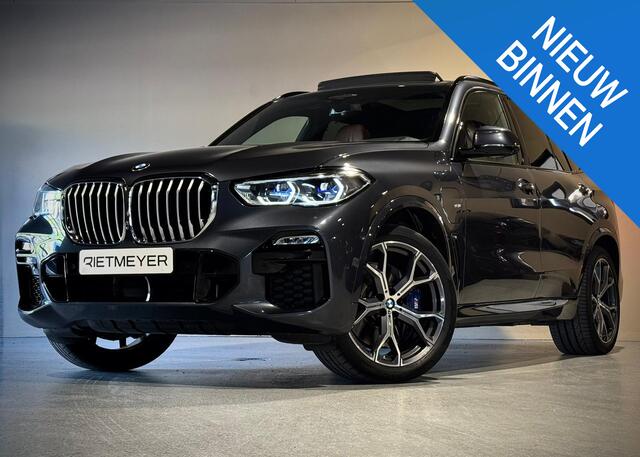 BMW X5 xDrive45e High Executive |Pano |Achterasbesturing |Luchtvering |HUD |Sky Lounge |H&K |360° |Verkoel./Verwarm. stoelen&bekerhouders |Sfeer