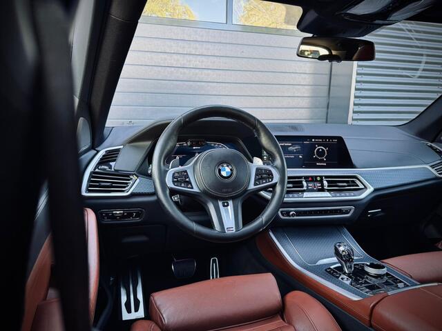 BMW X5 xDrive45e High Executive |Pano |Achterasbesturing |Luchtvering |HUD |Sky Lounge |H&K |360° |Verkoel./Verwarm. stoelen&bekerhouders |Sfeer