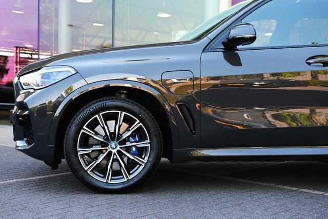BMW X5 xDrive45e M Sport Automaat / Panoramadak Sky Lounge / Trekhaak / Laserlight / TV-Functie Plus / Comfortstoelen / Active Steering