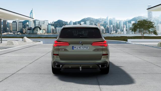 BMW X5 xDrive50e M Sport Automaat / Panoramadak Sky Lounge / Trekhaak / Massagefunctie / Soft-Close / Parking Assistant Professional / Active Steering
