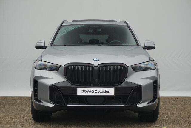 BMW X5 xDrive50e M Sport Pro / Trekhaak / Soft-Close / Comfortstoelen / Driving Assistant Professional / Head-up / Harman Kardon / 21 Inch / Dodehoek detectie