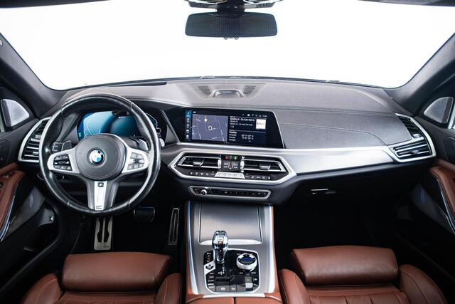 BMW X5 xDrive45e High Executive M Sport - B&W - Trekhaak - Panoramadak - Driving Assistant Professional - Head up - Comfort Access - CraftedClarity - Warmte Comfort Pack - Stoelventilatie - Comfortstoelen -