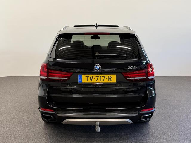 BMW X5 xDrive40e iPerformance High Executive Panoramadak Trekhaak Navigatie Apple Carplay Android Auto 360 camera Adaptive Cruise Control Stoelverwarming voor en achter Head-up-display Harman Kardon Dodehoek detectie Leder Climate Control parkeersensoren