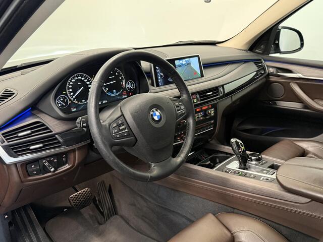 BMW X5 xDrive40e iPerformance High Executive Panoramadak Trekhaak Navigatie Apple Carplay Android Auto 360 camera Adaptive Cruise Control Stoelverwarming voor en achter Head-up-display Harman Kardon Dodehoek detectie Leder Climate Control parkeersensoren