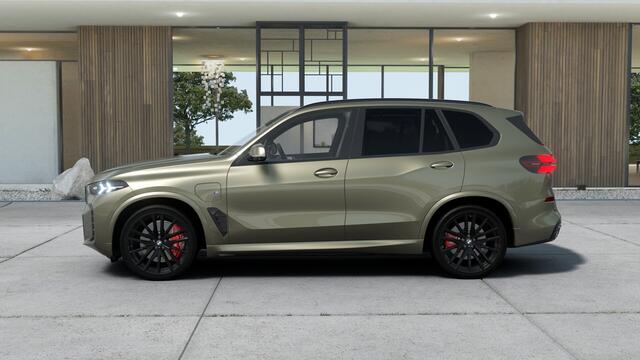 BMW X5 xDrive50e M Sport Automaat / Panoramadak Sky Lounge / Trekhaak / Bowers & Wilkins / Parking Assistant Professional / Soft-Close / Active Steering