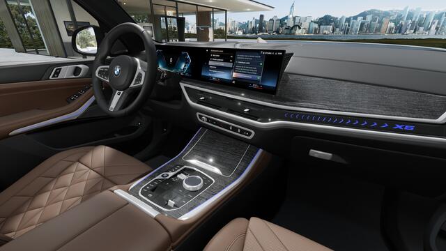 BMW X5 xDrive50e M Sport Automaat / Panoramadak / Trekhaak / Comfortstoelen / Soft-Close / Massagefunctie / Adaptieve LED / Active Steering