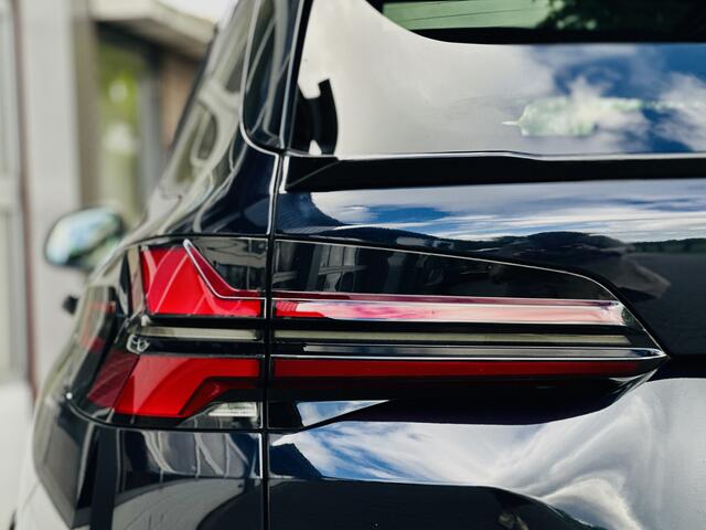 BMW X5 xDrive50e | M-pakket | Spoilerpakket | Panodak | Luchtvering | Trekh | 24 mnd Premium Garantie | Head-Up | Harman Kardon | 360 Camera | Incl. BTW