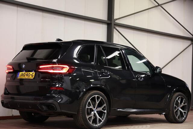 BMW X5 xDrive45e PANORAMA SKY LOUNGE TREKHAAK MASSAGE