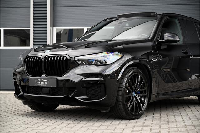 BMW X5 xDrive45e M-SPORT / PANO / LASER / SOFTCLOSE / HUD / COMFORTSTOELEN / MEMORY / TREKHAAK / 22"
