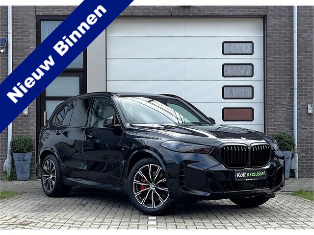 BMW X5 xDrive50e High Executive M Sport | Sky Lounge | BMW Nieren Iconic Glow | Head-UP | Panodak Sky Lounge | Luchtvering | Soft Close | Harman-Kardon | 360 Camera | Trekhaak | Park Assist Prof | Individual Leder Merino | Zwarte Hemel | 1e Eigenaar!