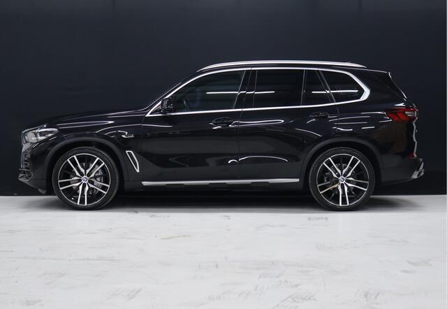 BMW X5 xDrive45e M Sport [LUCHTVERING, SCHUIFKANTELDAK, APPLE CARPLAY, MEMORY SEATS, CAMERA, ADAPTIVE CRUISE, STOELVERWARMING, ELEK. ACHTERKLEP, NAVIGATIE, NIEUWSTAAT]