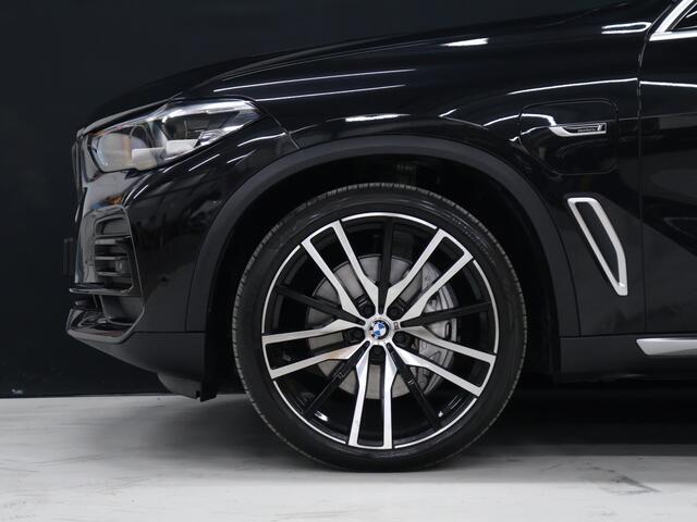 BMW X5 xDrive45e M Sport [LUCHTVERING, SCHUIFKANTELDAK, APPLE CARPLAY, MEMORY SEATS, CAMERA, ADAPTIVE CRUISE, STOELVERWARMING, ELEK. ACHTERKLEP, NAVIGATIE, NIEUWSTAAT]