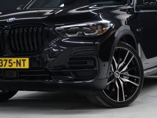 BMW X5 xDrive45e M Sport [LUCHTVERING, SCHUIFKANTELDAK, APPLE CARPLAY, MEMORY SEATS, CAMERA, ADAPTIVE CRUISE, STOELVERWARMING, ELEK. ACHTERKLEP, NAVIGATIE, NIEUWSTAAT]